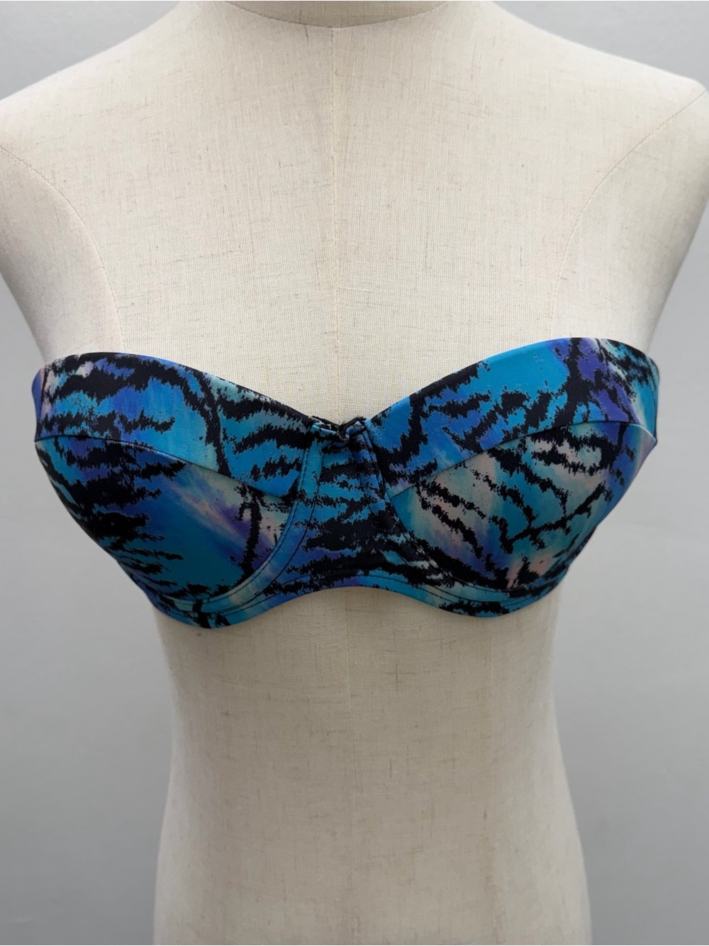 Perfect Vacation Bandeau Bikini Top XS Blue Black Animal Print Underwire